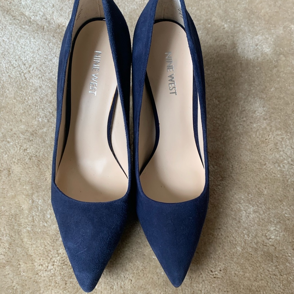 NWOT Nine West Leap A Faith Navy Suede pumps